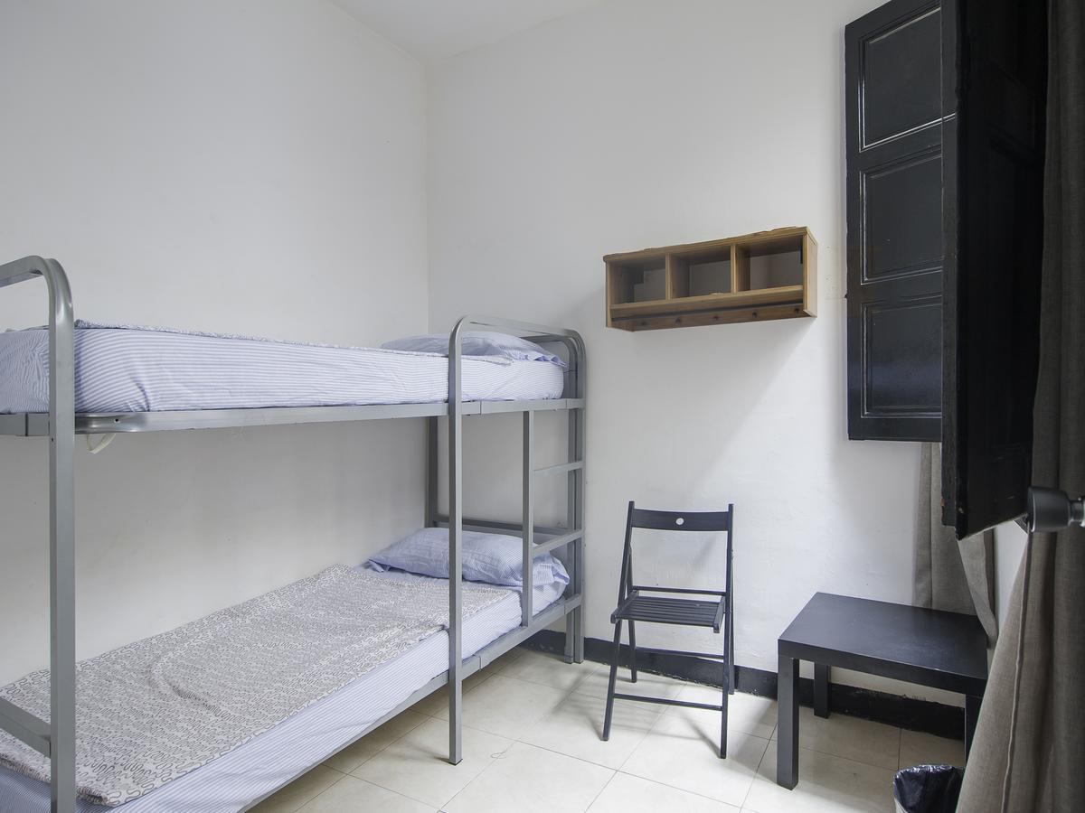No Limit Hostel Sagrada Familia - Barcelona — Photos 1